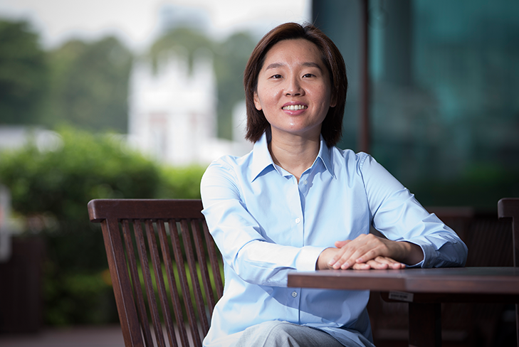 Helping SMEs understand consumers and competitors Helping SMEs understand consumers and competitors