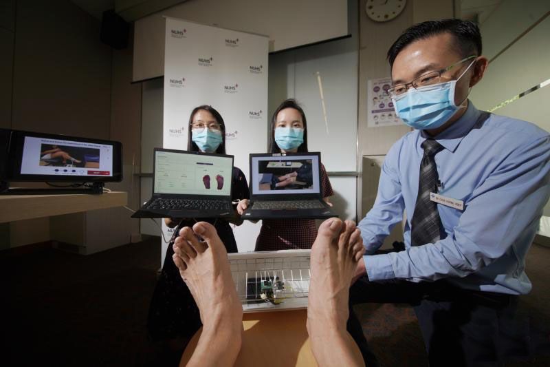 SMU School of Computing and Information Systems students helped develop a device that allows diabetic patients to perform self-assisted foot screening to avoid amputation SMU School of Computing and Information Systems students helped develop a device that allows diabetic patients to perform self-assisted foot screening to avoid amputation