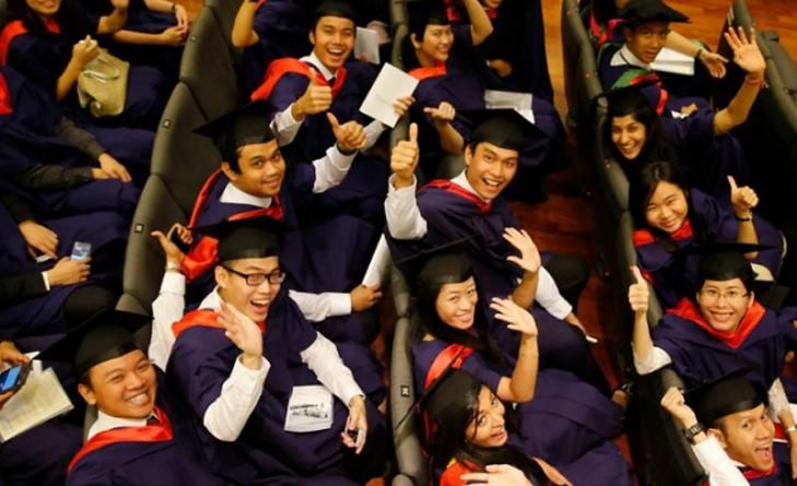 Higher salaries for graduates from Class of 2014: Survey Higher salaries for graduates from Class of 2014: Survey