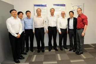 DPM Teo Chee Hean visits Fujitsu-SMU Urban Computing & Engineering Corp Lab